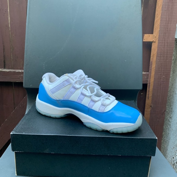 Jordan 11 unc - Picture 1 of 6